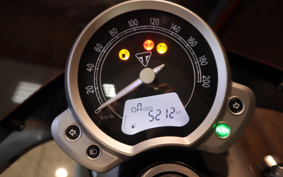 TRIUMPH  TRIUMPH  STREET  TWIN  2017 DAD74G