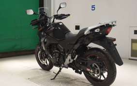 SUZUKI Vｽﾄﾛｰﾑ250A 2003