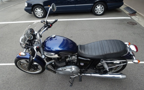 TRIUMPH BONNEVILLE SE 2010 TJ9107