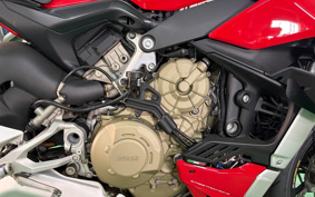 DUCATI STREET FIGHTER V4S 2021 1F00