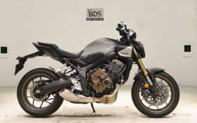 HONDA CB650R E-Clutch 2024 RH17