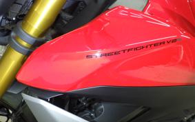 DUCATI ストリート FIGHTER V2S 2025