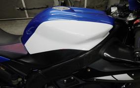 YAMAHA YZF-R1 2005