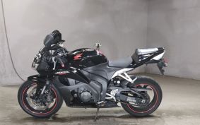 HONDA CBR600RR PC40