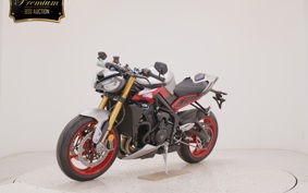 TRIUMPH STREET TRIPLE RX 2026