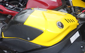 YAMAHA YZF-R1 2016