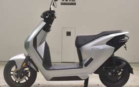 HONDA EM1 e: 2010 EF16