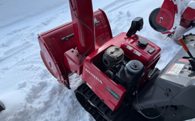 HONDA  SNOW BLOWER  MACHINE 