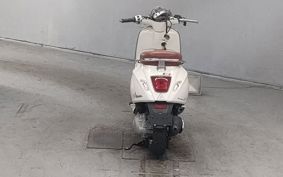 VESPA  VESPA  PRIMA  BEIGE RA125 M8210
