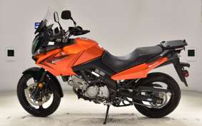 SUZUKI Vｽﾄﾛｰﾑ650 2011