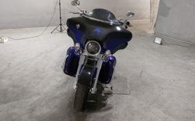 HARLEY HARLEY FLHTCUSE1800CVO PR8
