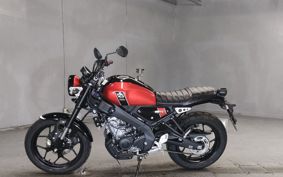 YAMAHA XSR125 ..