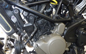 HUSQVARNA SVARTPILEN 125