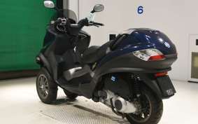 PIAGGIO MP3 250