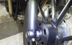 TRIUMPH STREET TWIN 2022