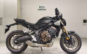 HONDA CB650R E-Clutch 2025 RH17