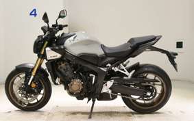 HONDA CB650R E-Clutch 2024 RH17