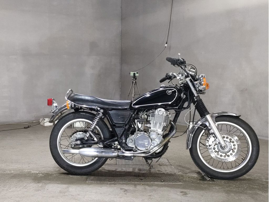 Фото Yamaha SR400 с японского аукциона