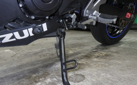 SUZUKI GSX250 R 2010