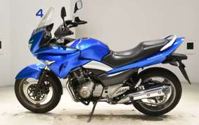 SUZUKI GSR250S 2023