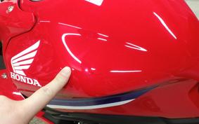 HONDA CBR650R E-Clutch 2025 RH17