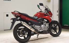 SUZUKI GSR250 2012