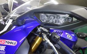 YAMAHA YZF-R1 2015