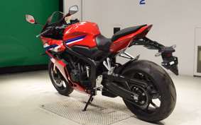 HONDA CBR650R E-Clutch 2025 RH17