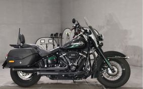 HARLEY FLHCS1870 YBK
