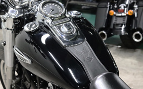 HARLEY FLD 2014 GZ4