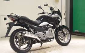 SUZUKI GSR250S 2015