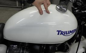 TRIUMPH BONNEVILLE 2010