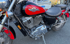 HONDA SHADOW AMERICAN CLASSICED 1995 SC32
