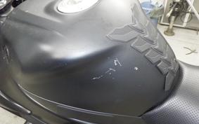 YAMAHA YZF-R1 2005