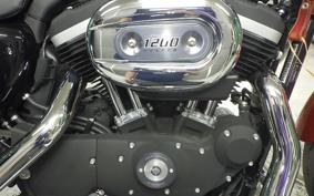 HARLEY XL1200C 2013