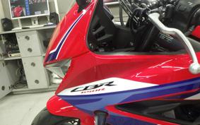 HONDA CBR650R E-Clutch 2025 RH17