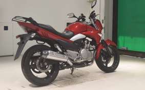SUZUKI GSR250