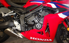HONDA CBR650R E-Clutch 2025 RH17