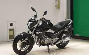SUZUKI GSR250 2025