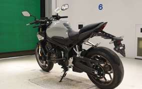 HONDA CB650R E-Clutch 2025 RH17