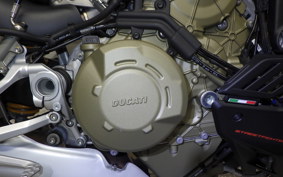 DUCATI STREETFIGHTER V4 S 2021