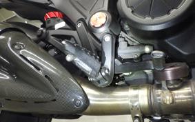 DUCATI DIAVEL 2014
