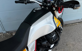 MOTO GUZZI V85 TT 2019 ZGUKW