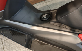 YAMAHA N-MAX 155 SG50J