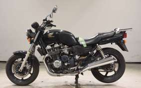 HONDA CB750 GEN 2 K 1996 RC42