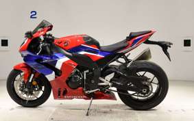 HONDA CBR1000RR R 2021 SC82