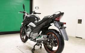 SUZUKI GSR250