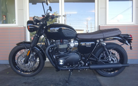 TRIUMPH  TRIUMPH  BONNEVILLE T120 BLACK  2023 DAD75H