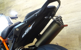 KTM 890 DUKE R 2021 TU940