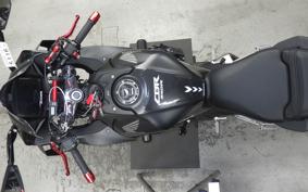 HONDA CB650R E-Clutch 2025 RH17